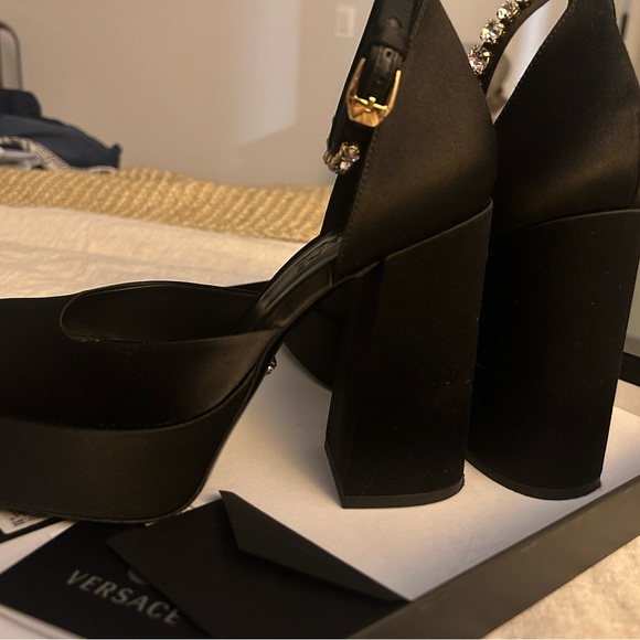 Versace Medusa Aevitas Single Platform pumps - Picture 3 of 9